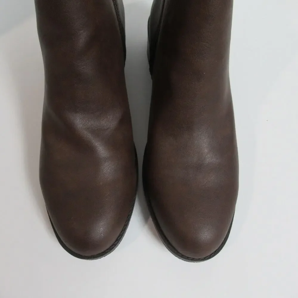 Simply Vera Boots 9.5 M Black Jaeger Buckle Ankle Bootie Faux Leather High Heel